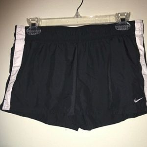 🌻 Nike Running Shorts